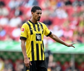 官方：乌德勒支从多特签下前锋阿莱，双方签约1年